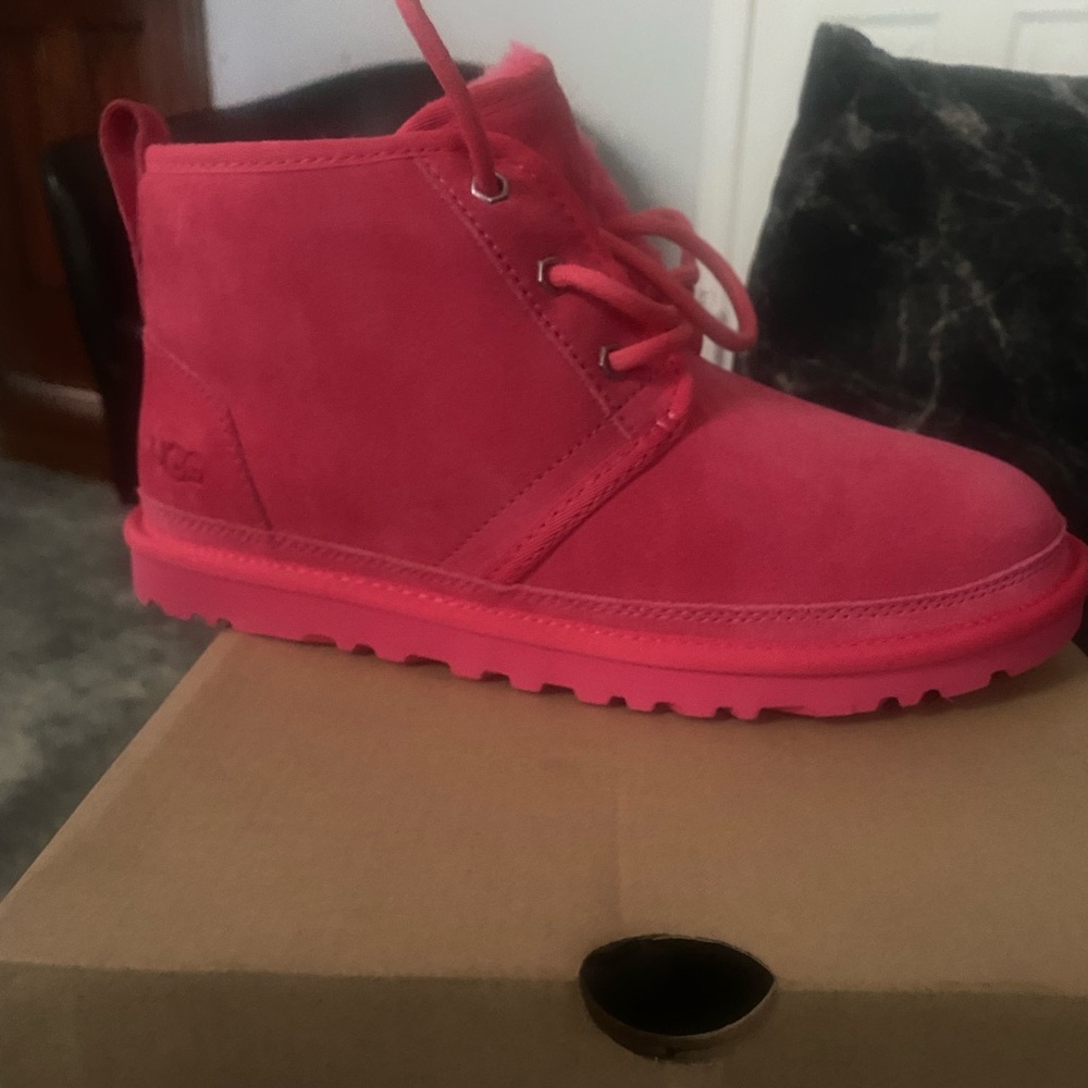 Ugg hot pink Neumel new in box never worn
